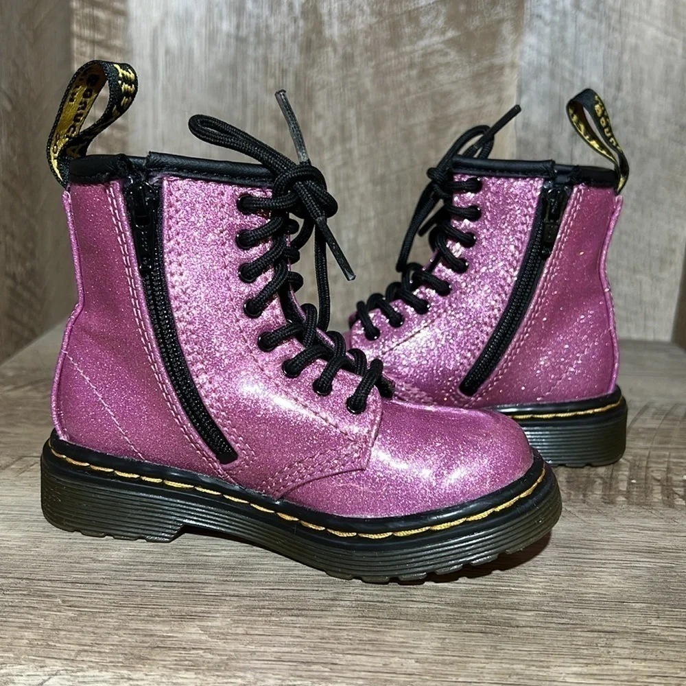 Dr. Martens Glitter Boot 8-eye